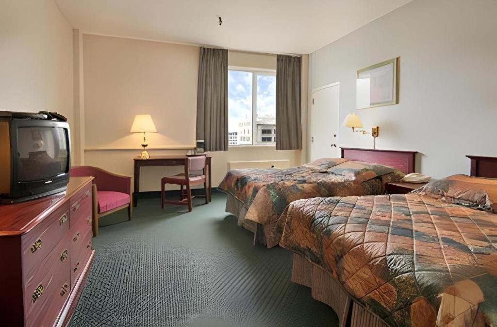 The Marlborough Hotel Winnipeg Extérieur photo