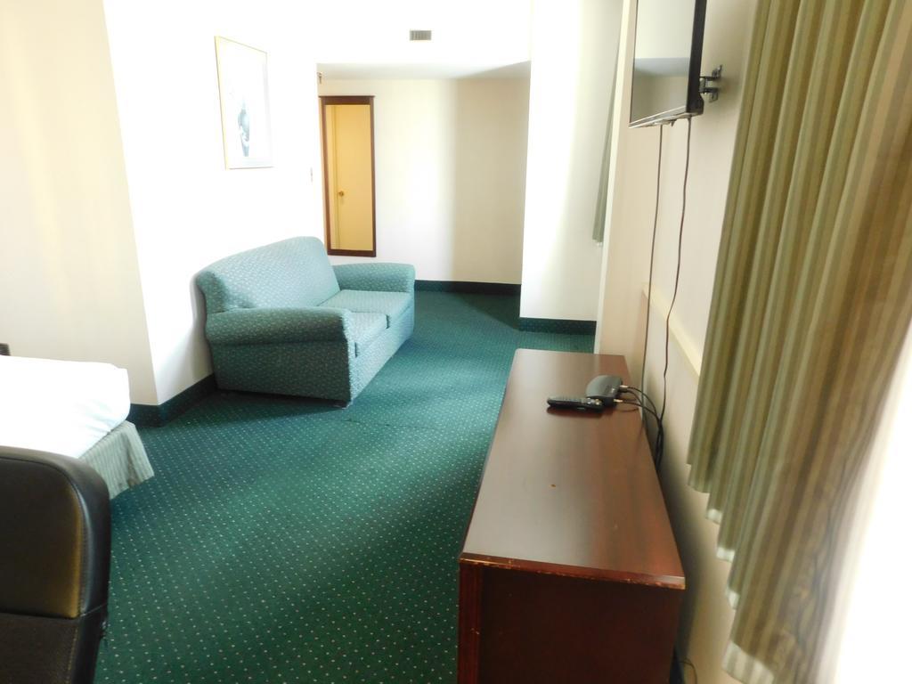 The Marlborough Hotel Winnipeg Extérieur photo